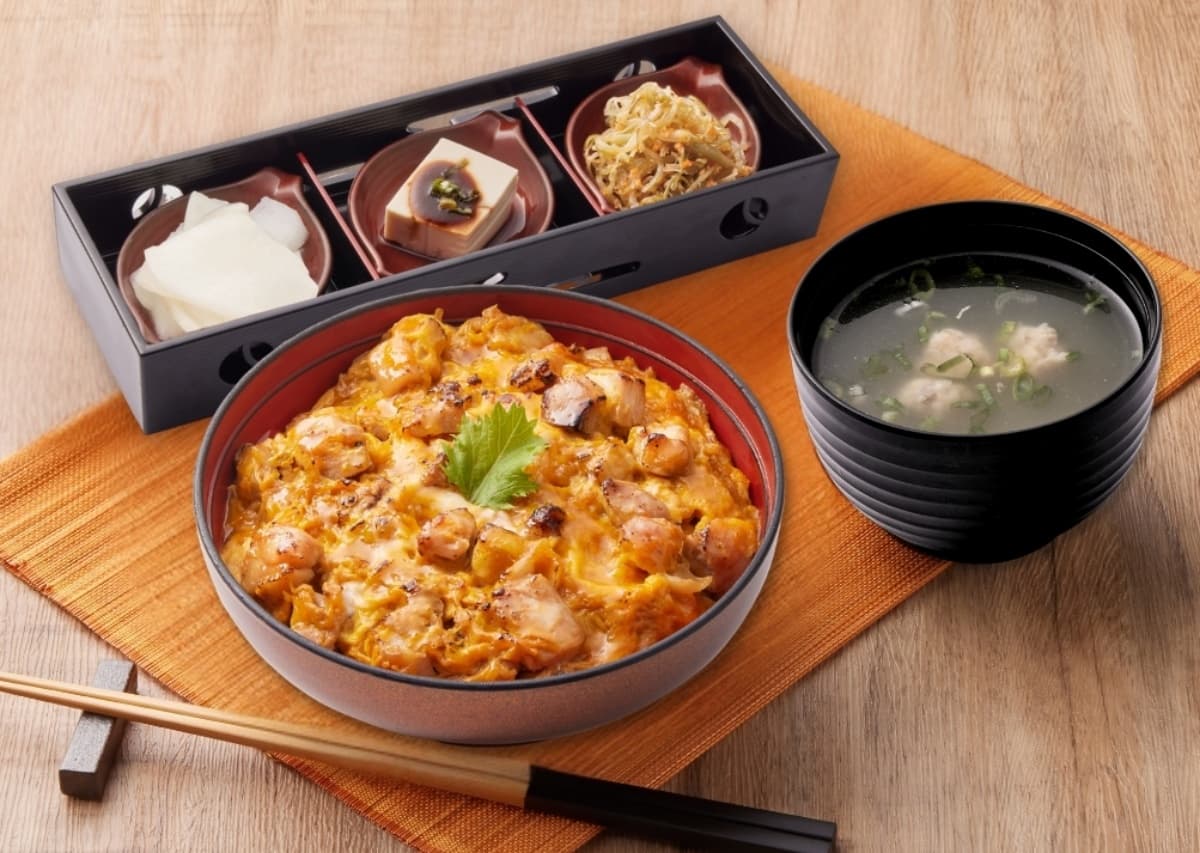 免費續湯飯、高麗菜絲！179元爽嗑豬排定食，再搶日本百年名店「雞腿丼５折」