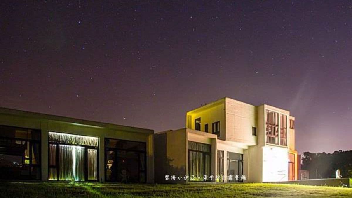 純淨的夜空，加上噗嚨共民宿四周沒有城市干擾。（圖片來源：蓉蓉牽手☜ㄩˇ你環遊世界）