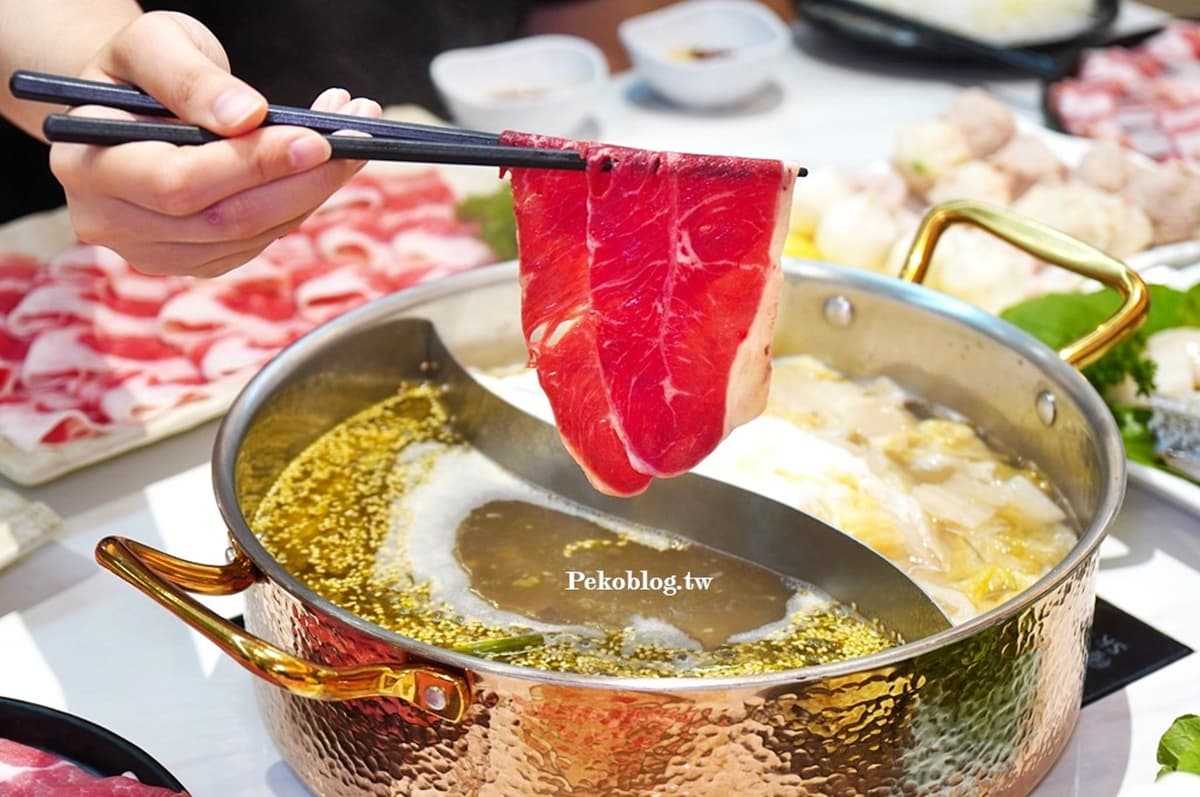 限時８折！「江子翠站最強酸菜白肉鍋」雙人套餐現省224元，鎮店之寶免費續加