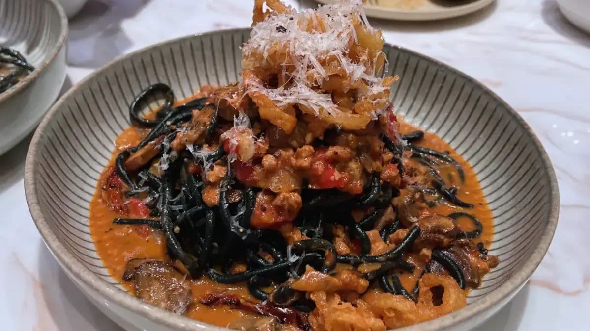 口味重的人可以點曬乾番茄蘑菇肉醬麵。（圖片來源：Ken&Alice玩樂誌）