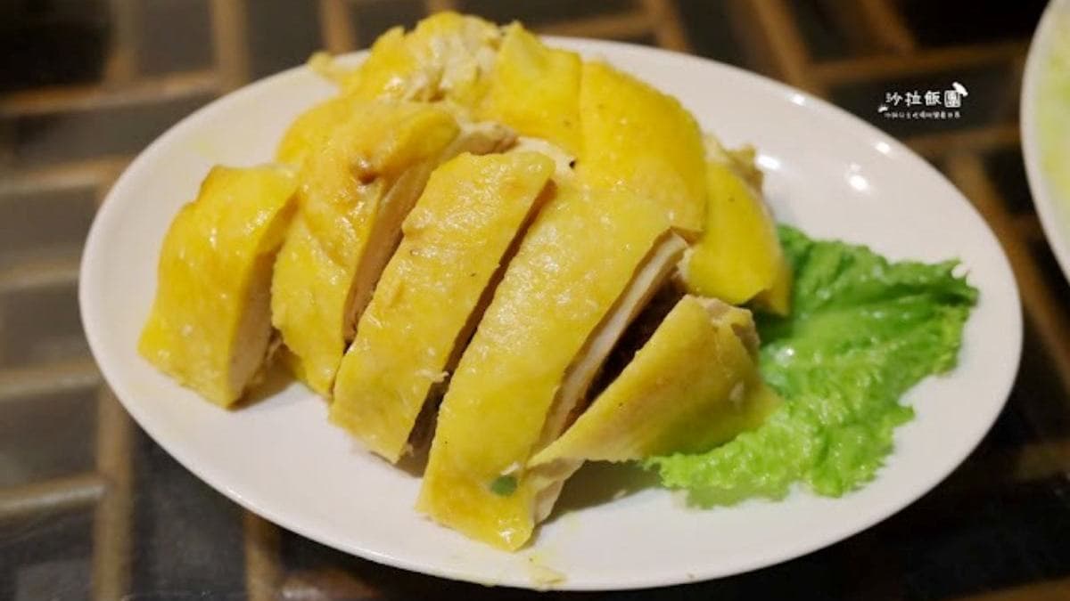 白斬土雞肉質吃起來結實。（圖片來源：沙拉公主吃喝玩樂看世界）