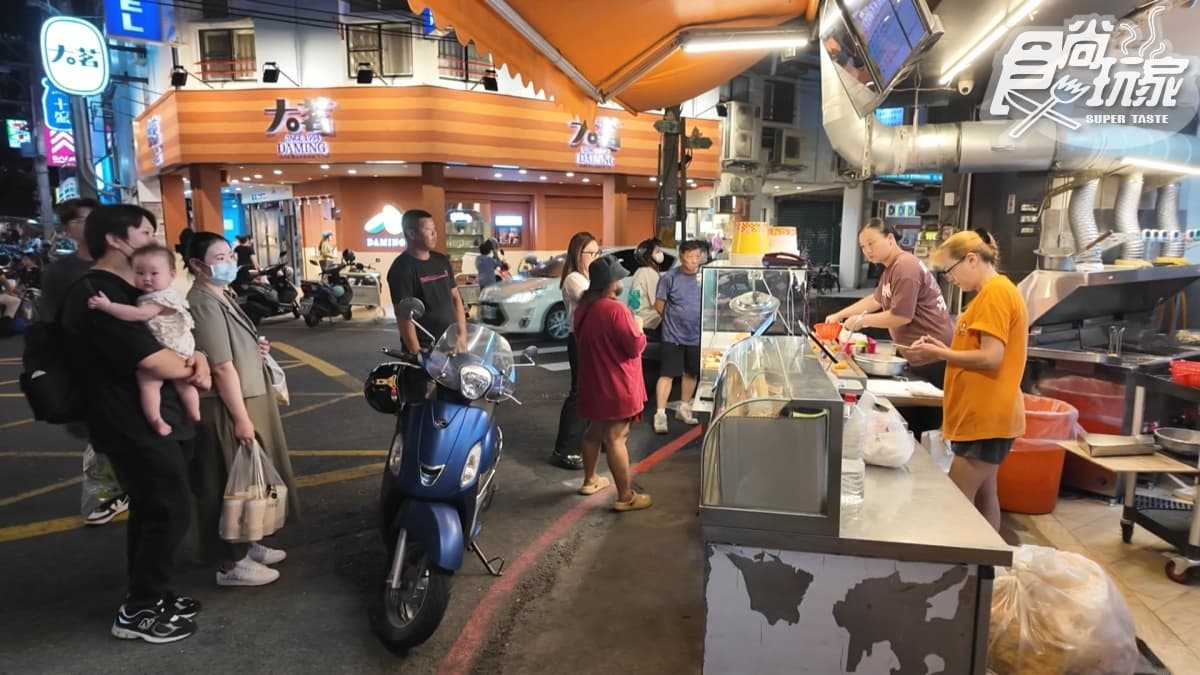 出爐速度穩定，適合散步邊吃或帶回飯店當宵夜。