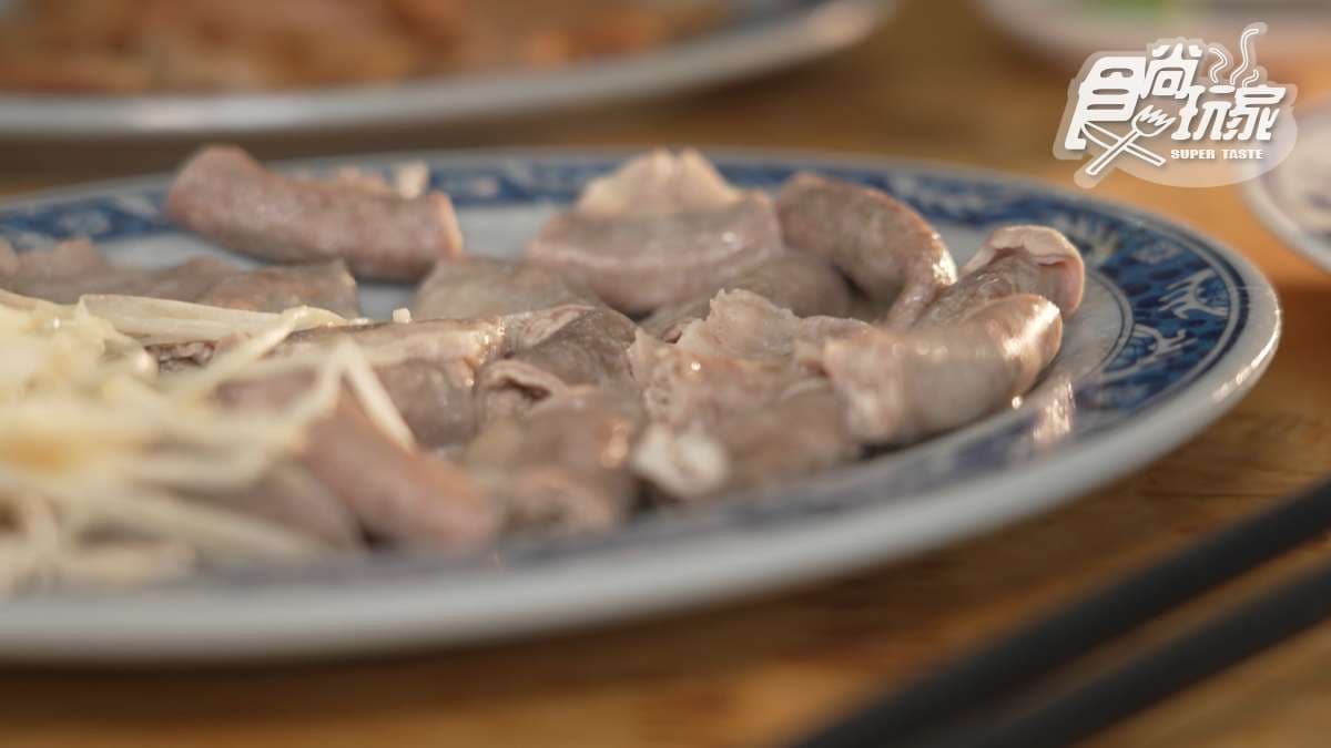 「黑白切」也是不少顧客會點的品項之一。