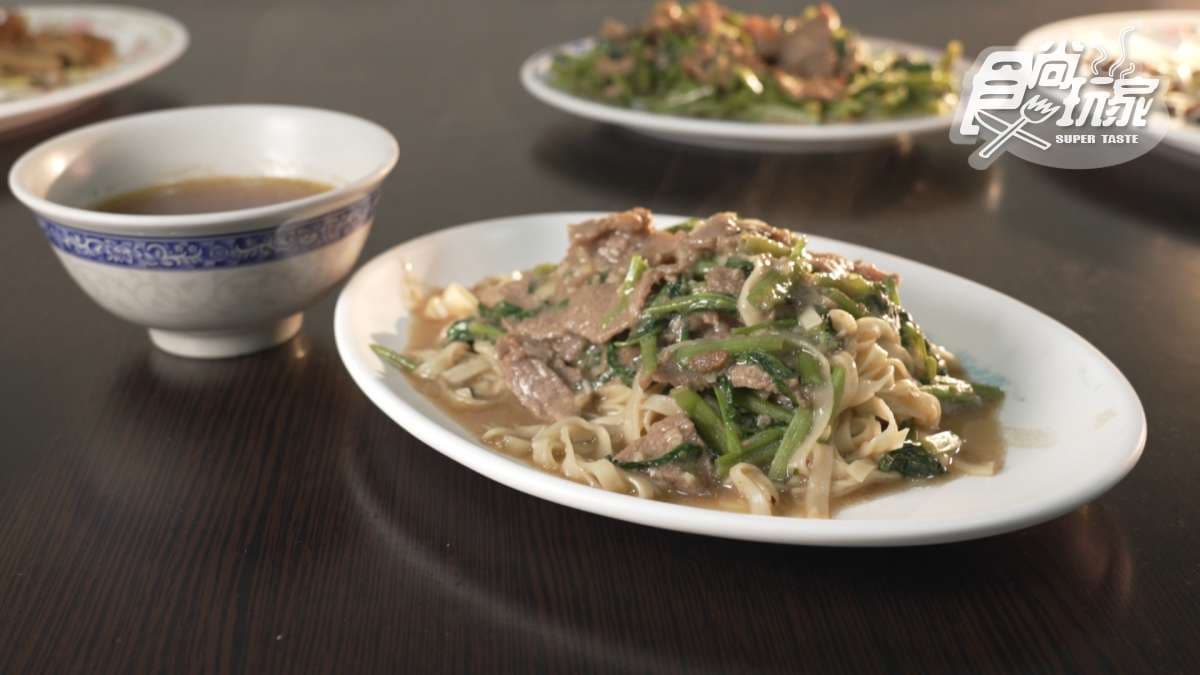 「牛肉炒麵」牛肉很嫩口，很麵條口感很搭。