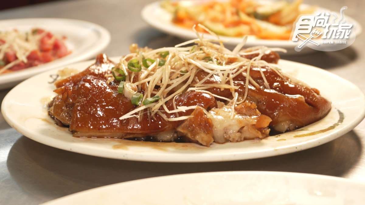 「豬腳」膠質很多，吃起來很過癮。