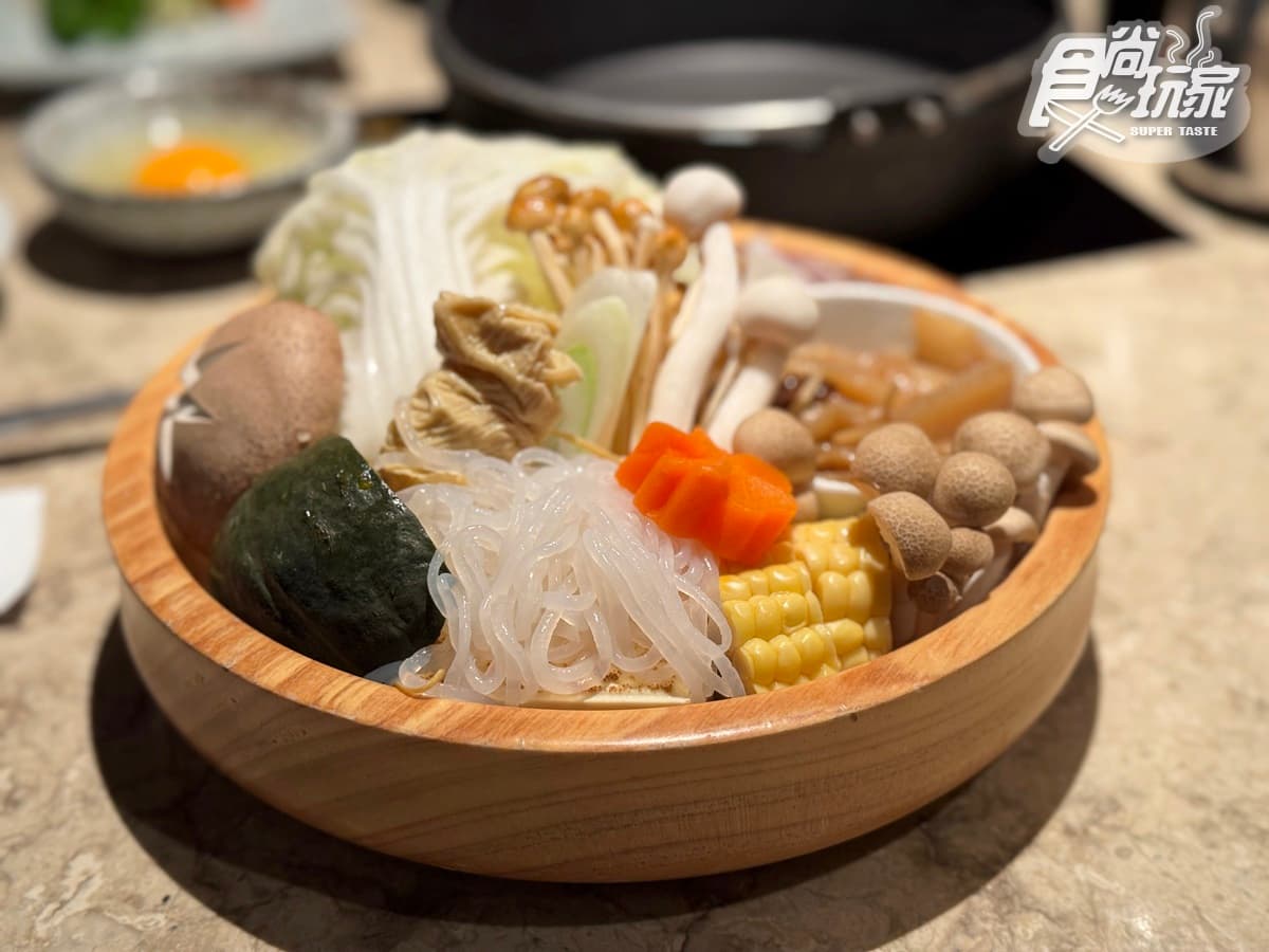 免費玩「流體招財貓」！4.5星「個人壽喜燒」爽嗑A5和牛、龍蝦，小菜無限續