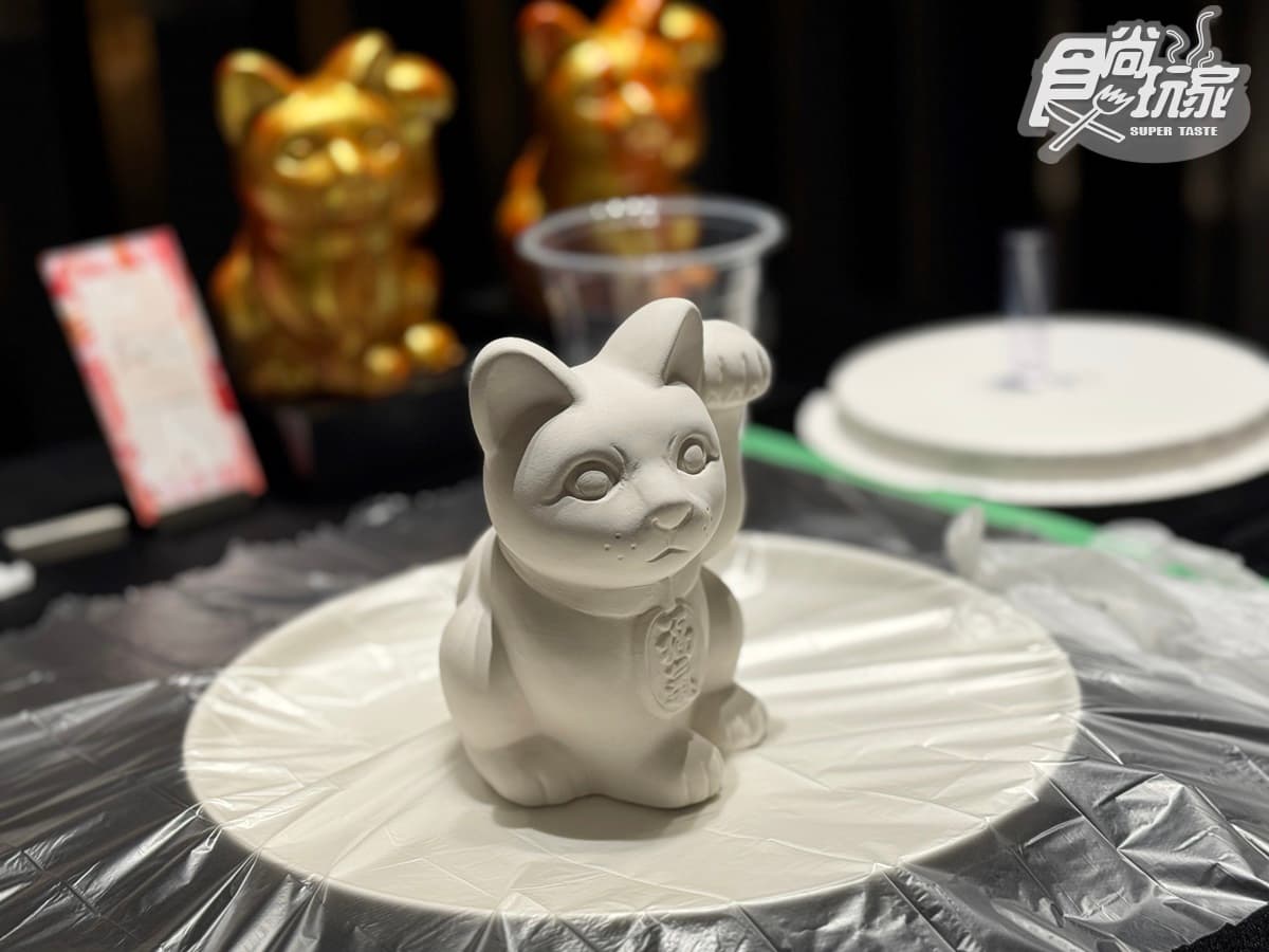 免費玩「流體招財貓」！4.5星「個人壽喜燒」爽嗑A5和牛、龍蝦，小菜無限續