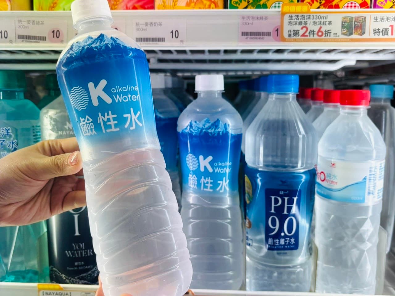 ４超商防颱優惠！「鳳凰颱風」7-11咖啡半價、全家霜淇淋10元、萊爾富衛生紙99元