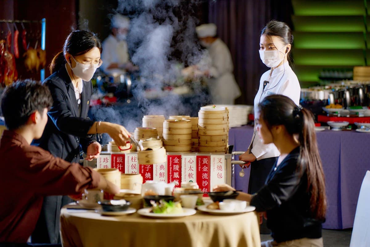 年底前４人同行１人免費！台南全新「港點吃到飽」早午餐，爽嗑超過50道料理