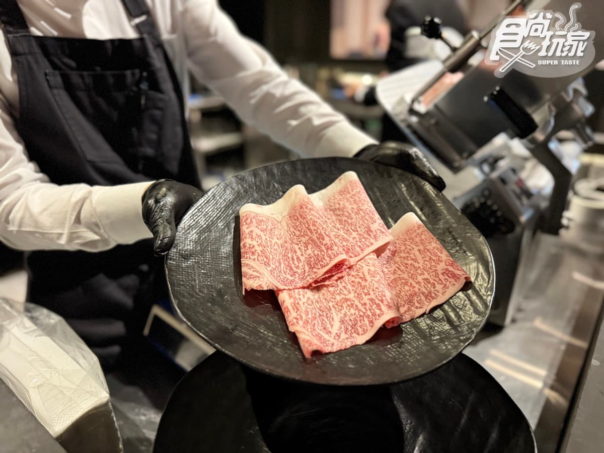 教父牛排第１間「和牛涮涮鍋」！790元起嗑現切肉套餐，海鮮控必點龍蝦鍋