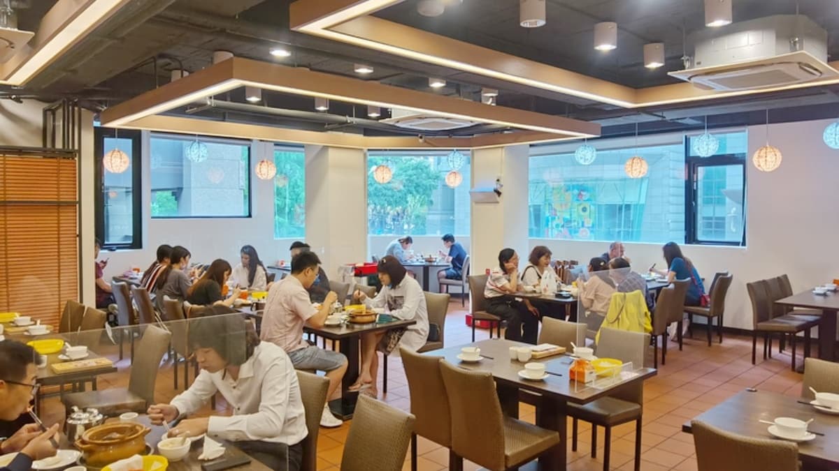 不管平假日都很熱門，建議用餐前先電話訂位。（圖片來源：Darren蘋果樹旅遊玩樂誌）