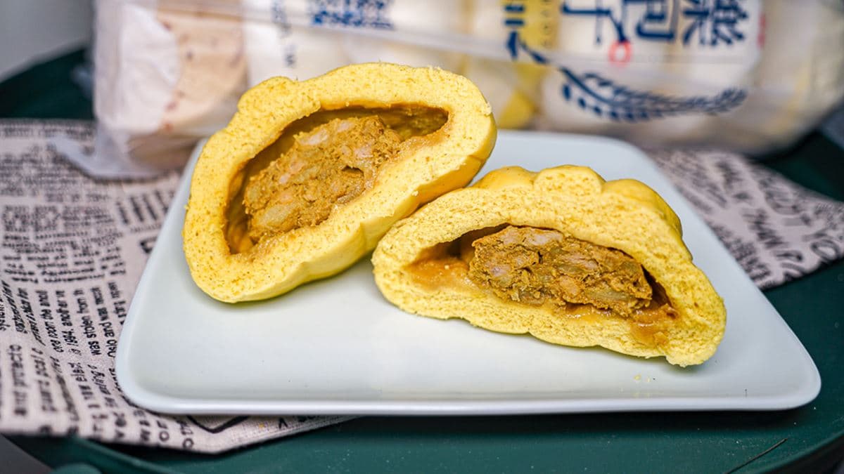 「咖哩鮮肉包」特調的肉餡入口很濃郁。（圖片來源：螞蟻幫的櫥櫃）