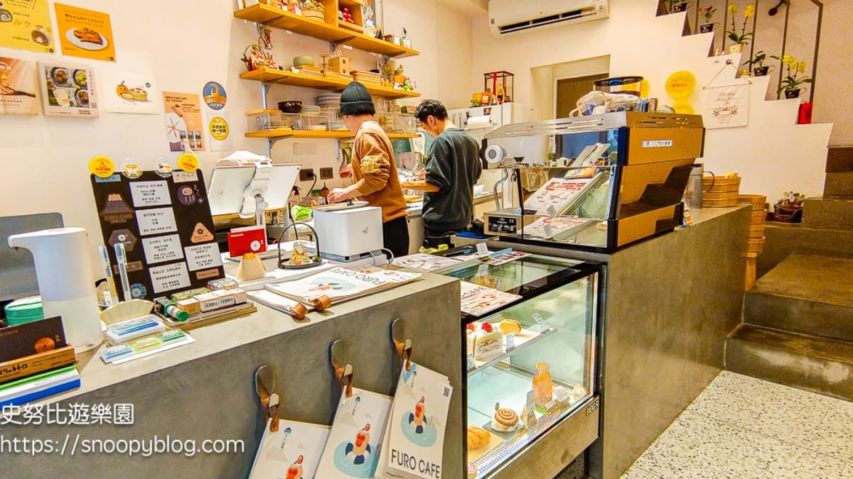 一樓是點餐吧檯，內用座位區位在二樓。（圖片來源：史努比遊樂園）