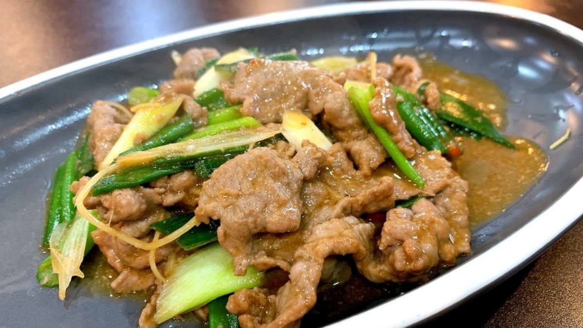 蔥爆牛肉炒得滿入味，牛肉很軟嫩。（圖片來源：橙心手作料理）