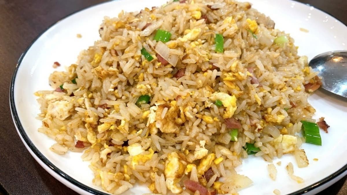 結合在地特色的鴨賞炒飯。（圖片來源：橙心手作料理）