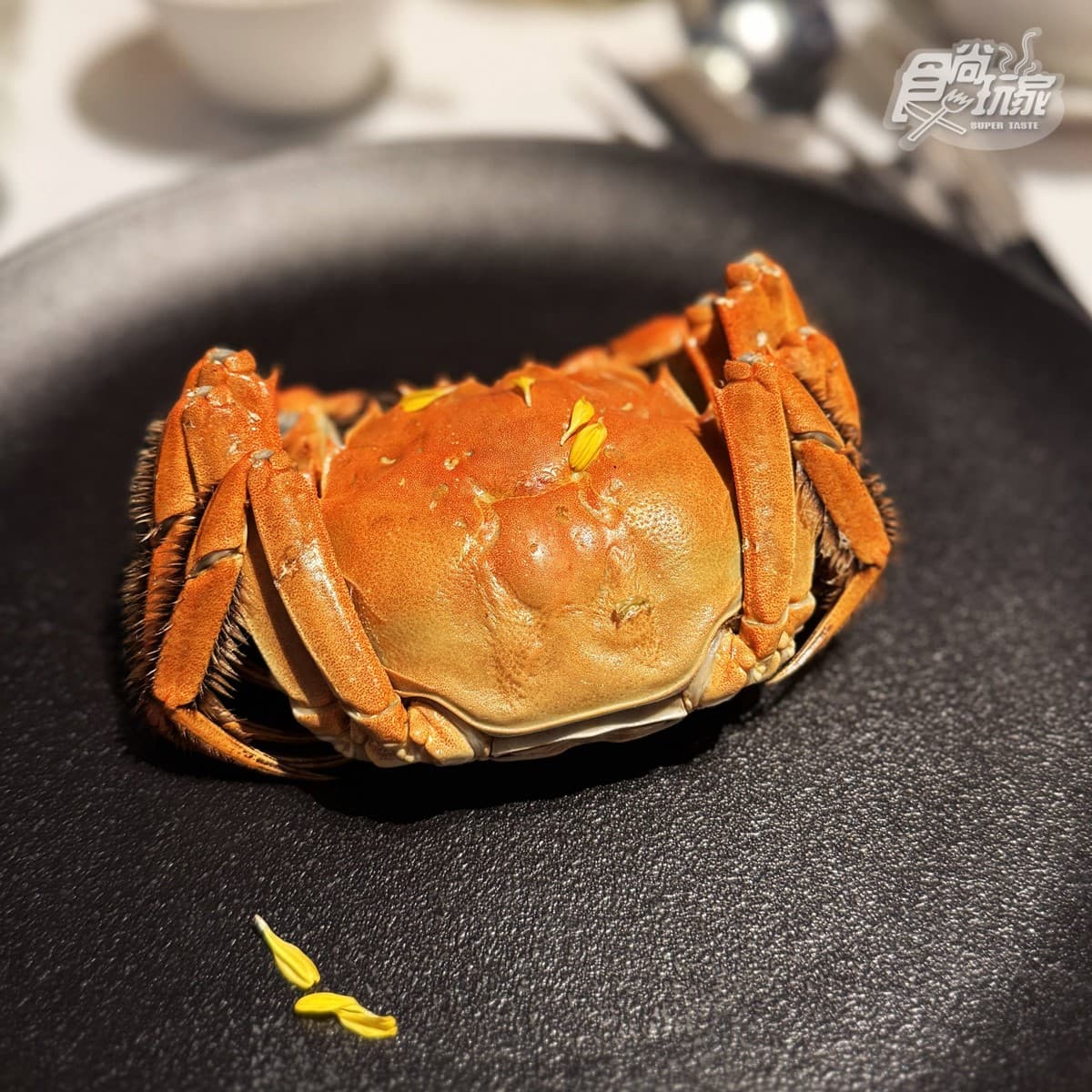 入冬開嗑肥美大閘蟹！正宗杭菜「天香樓」40週年，全新10道螃蟹料理登場