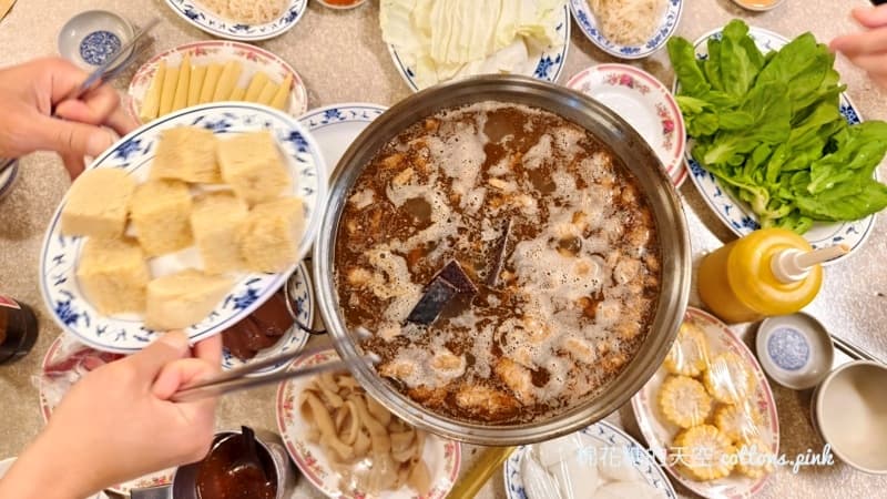 帝麟薑母鴨的薑母鴨湯頭，香氣厚實卻不嗆辣。（圖片來源：棉花糖的天空）