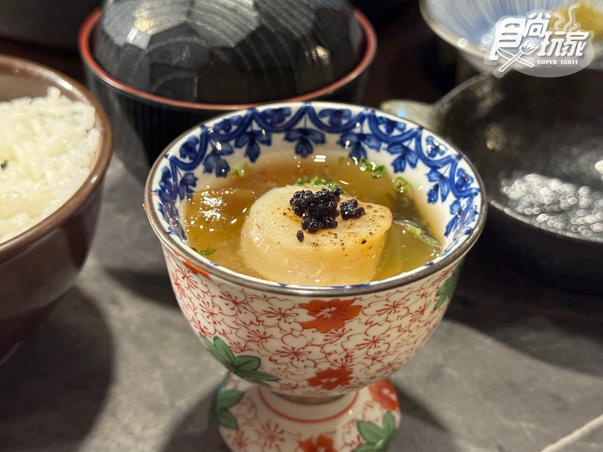 全台第１間「日本壽喜燒名店」！爽嗑A5和牛套餐、痛風級海膽丼，免費送干貝