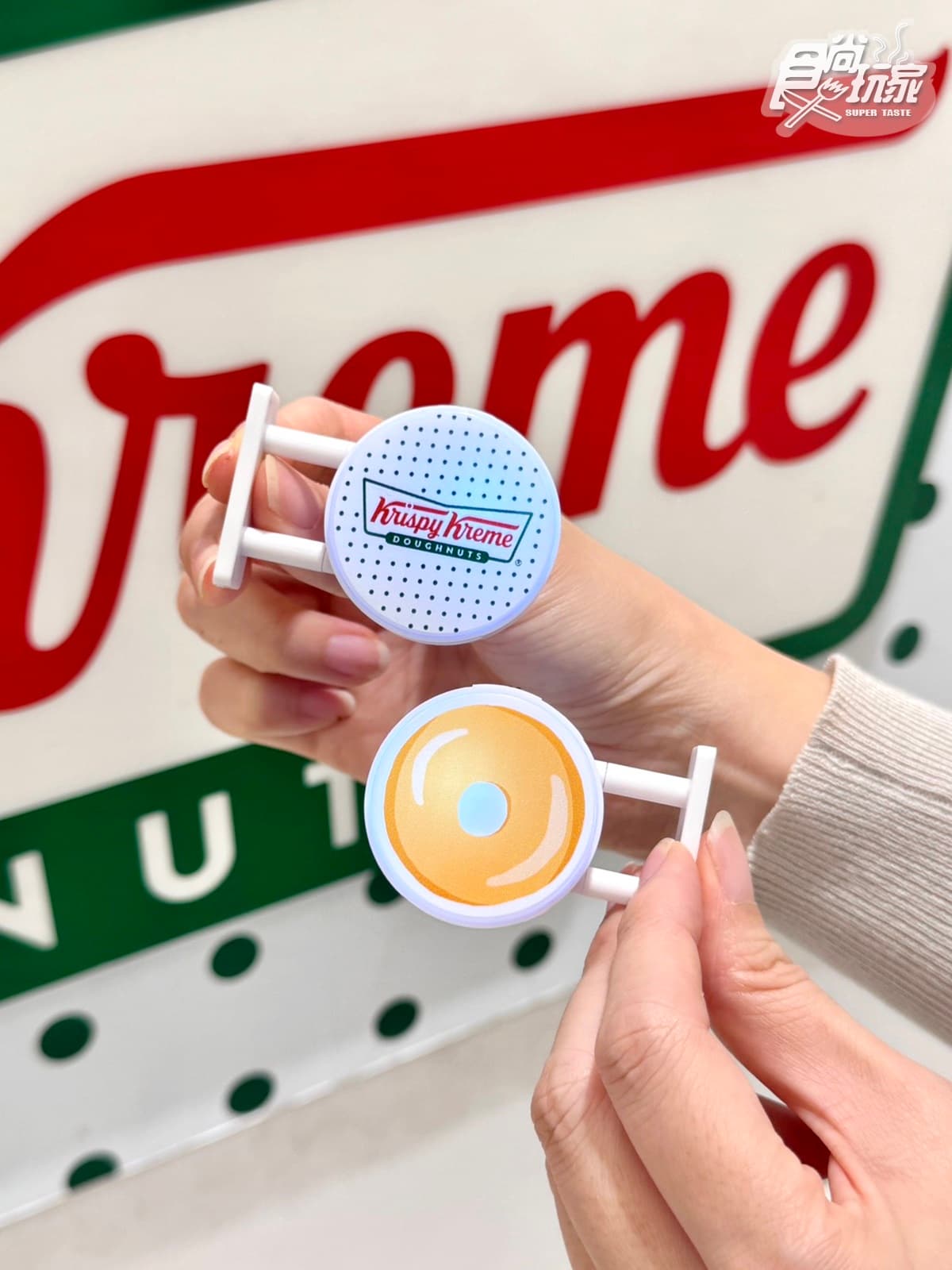 最Q史努比大頭甜甜圈！Krispy Kreme加12元送１盒、Mister Donut耶誕新圈體