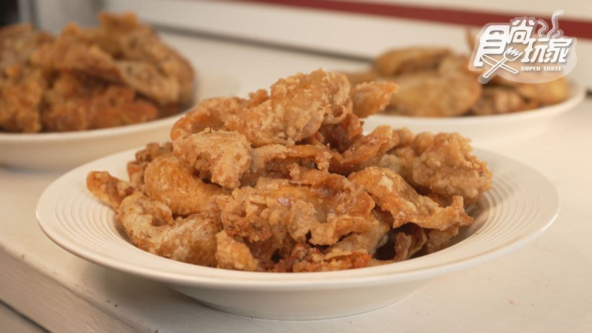「酥脆雞皮」炸得非常有空氣感。
