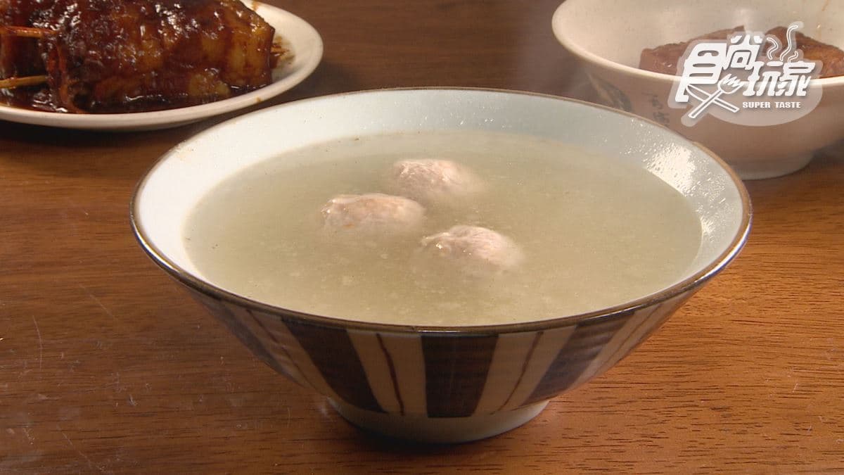 「貢丸湯」很適合搭配「魯肉飯」，湯頭清爽。