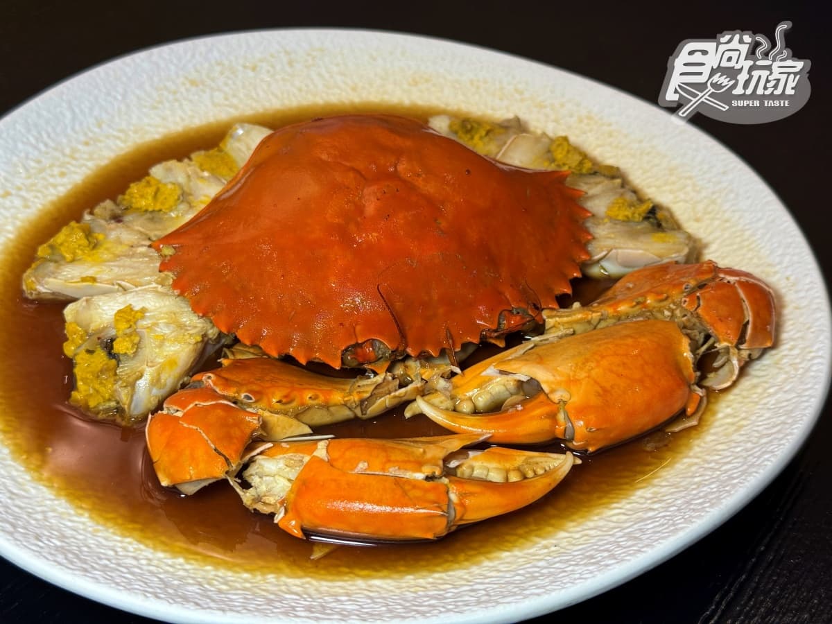 連續８年米其林摘星！請客樓首推「川味蟹宴」，蒜辣帝王蟹霸氣上桌太唰嘴