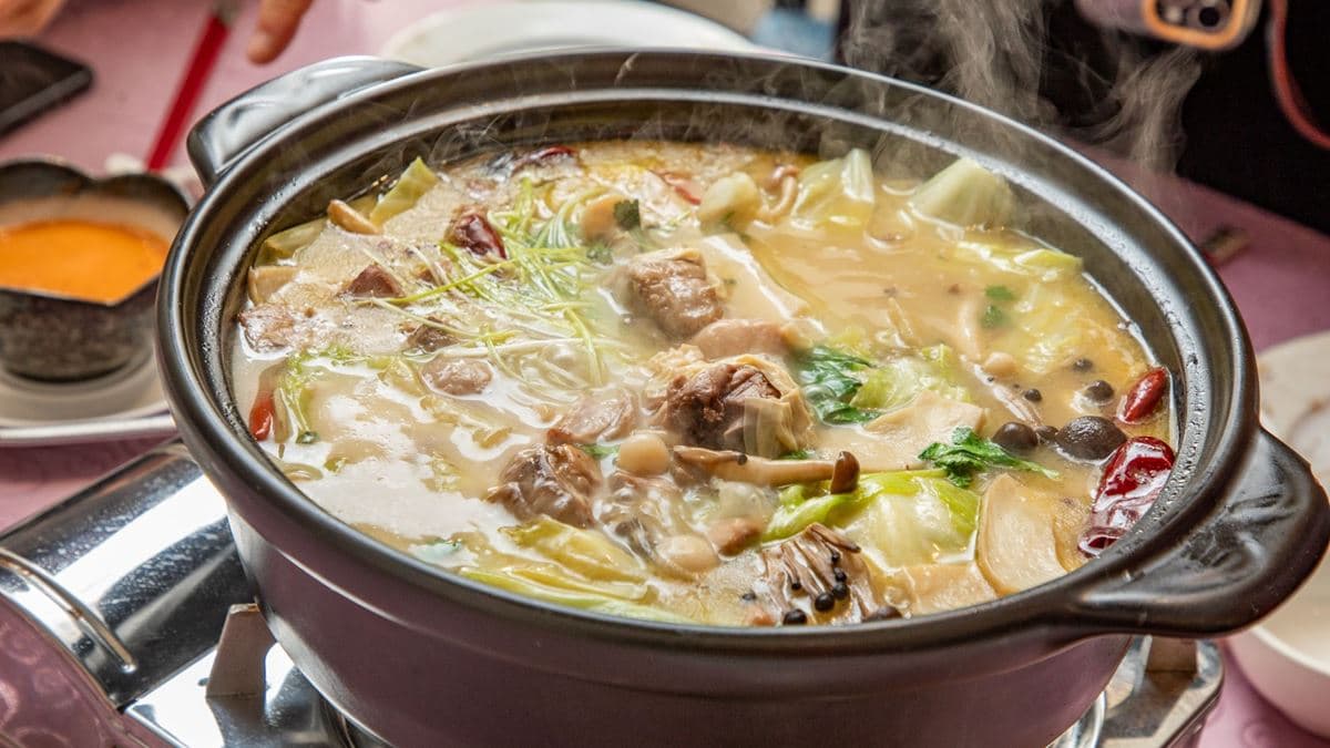 「小清新椒麻雞」有一股清新且略帶辛辣麻感的香氣。（圖片來源：大手牽小手。玩樂趣）
