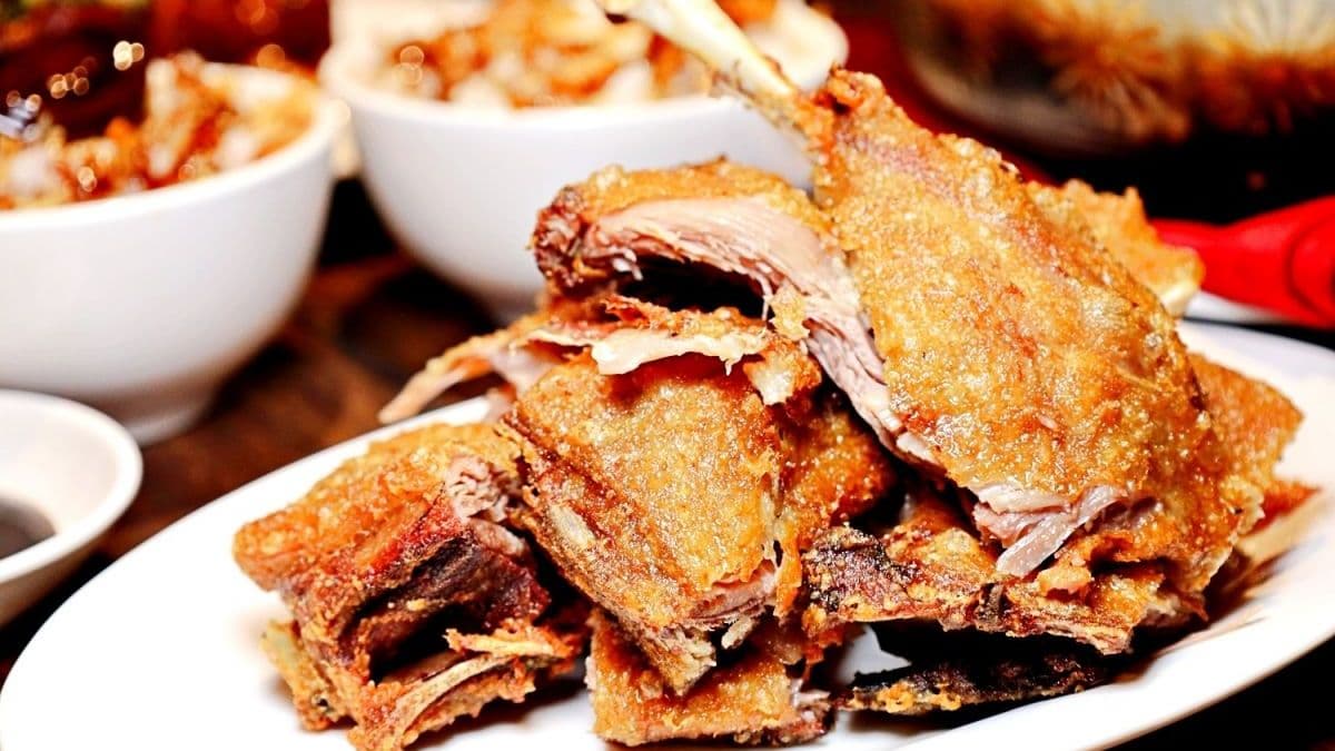 酥皮半鴨肉質軟嫩不柴，保有豐富肉汁。（圖片來源：妮妮女王的美食旅遊親子後花園）