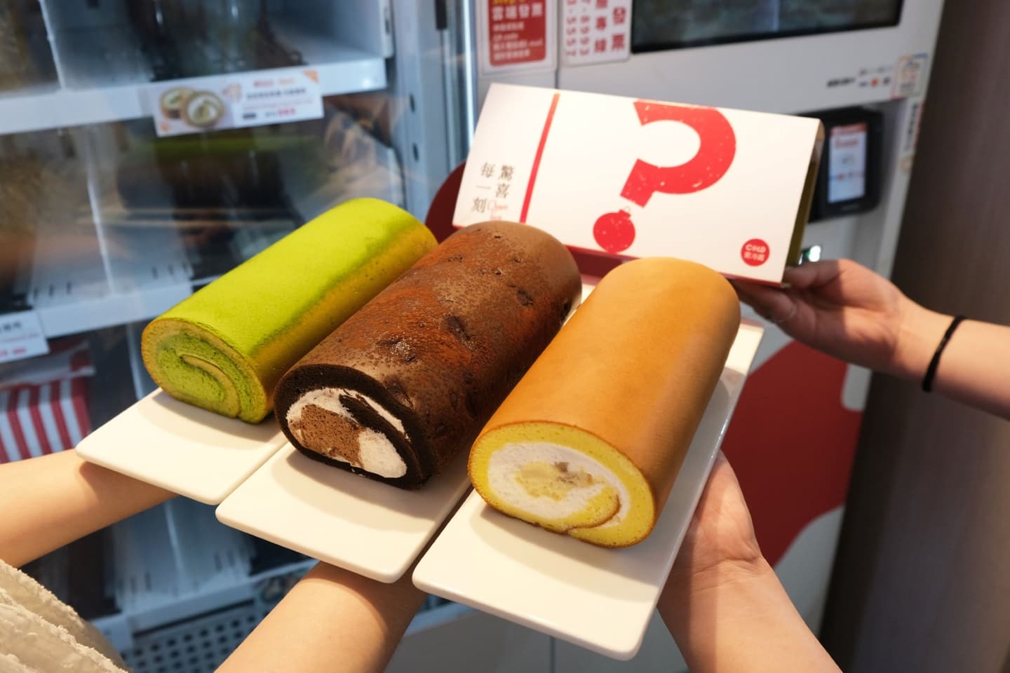 辻利超Q抹茶「聖誕樹蛋糕」、亞尼克「生乳捲盲盒」！甜點控推薦冬季新品包