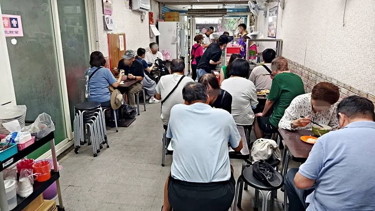 店內用餐座位不多，所以一直呈現客滿狀態。（圖片來源：DARREN蘋果樹旅遊玩樂誌）