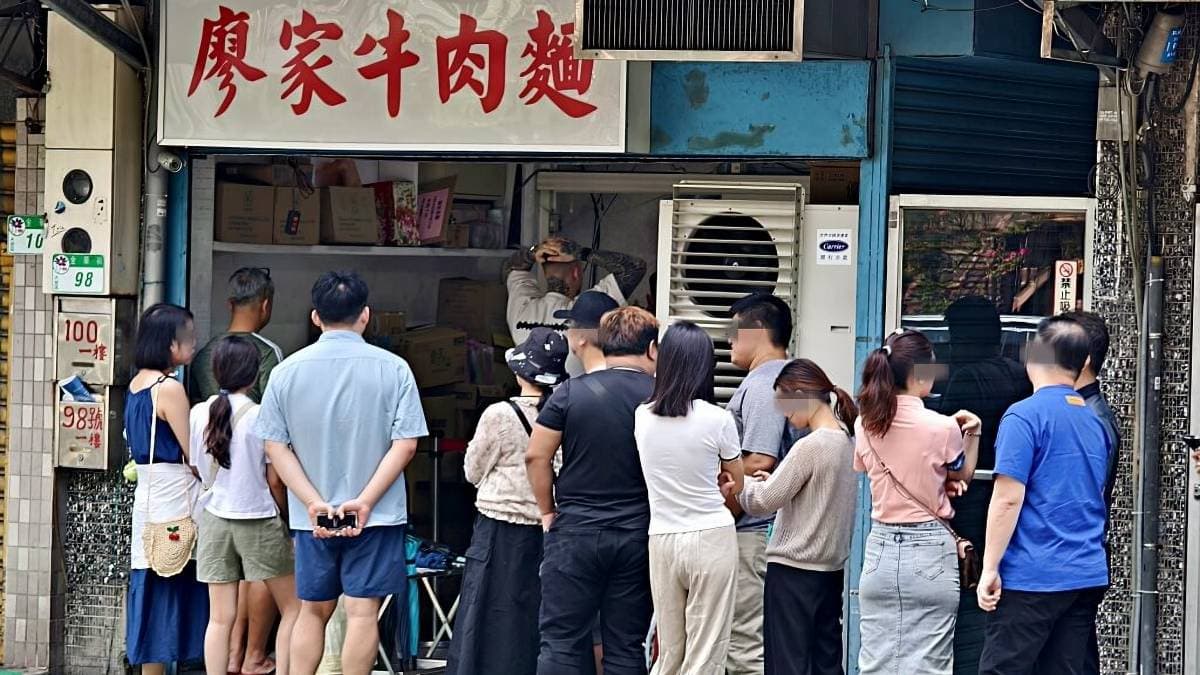 位於金華街的廖家牛肉麵只有賣中午時段，內用常常客滿。（圖片來源：DARREN蘋果樹旅遊玩樂誌）
