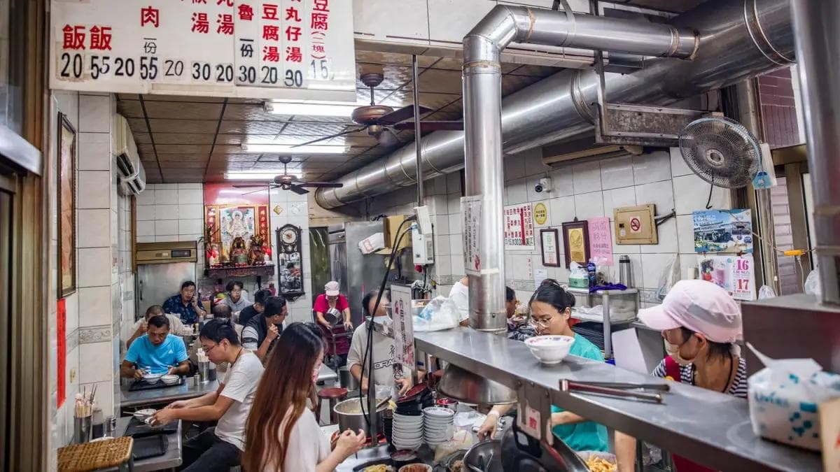老店朱爌肉飯是超過50年的老店，用餐環境較有歷史感。（圖片來源：大手牽小手）
