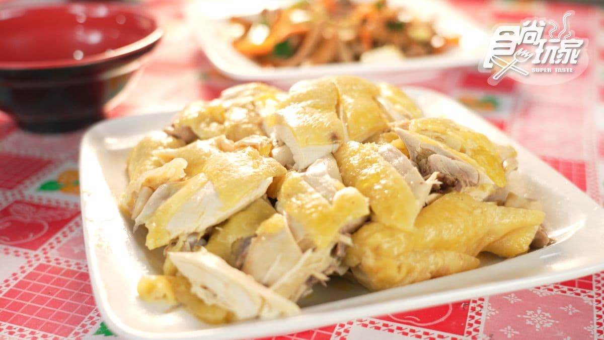 海鮮料理外，也能點到其他家常小菜。