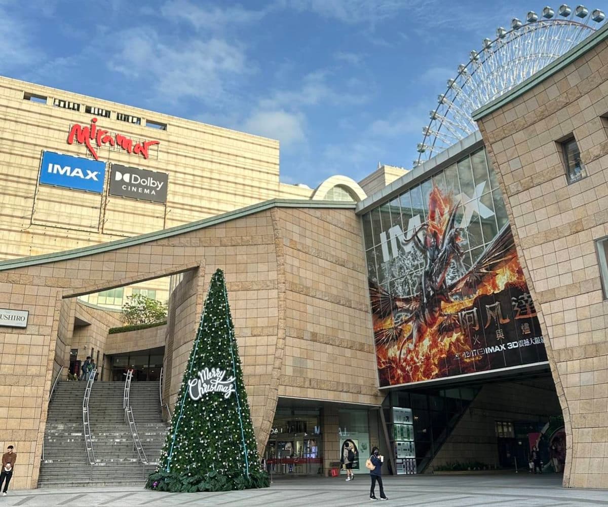免飛日本衝「環球快閃店」！免費打卡３公尺超Ｑ沒牙，小小兵、侏羅紀公園周邊