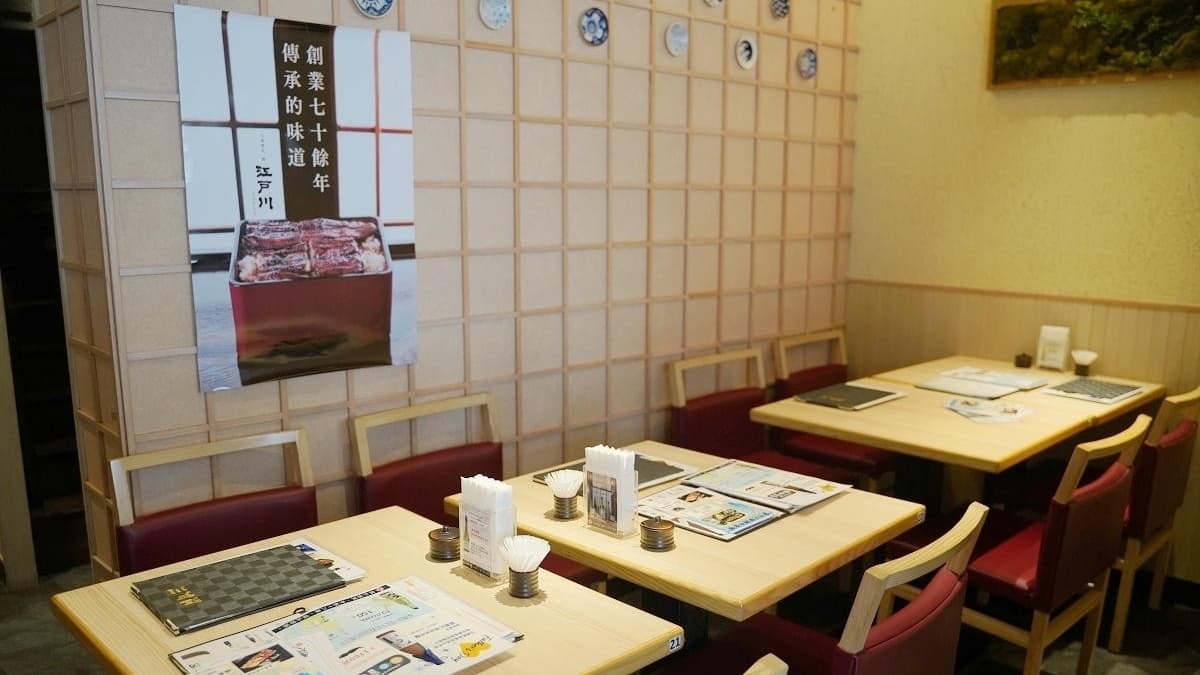 用餐區有一、二樓，一樓用餐區採開放式空間。（圖片來源：東蛙池塘）