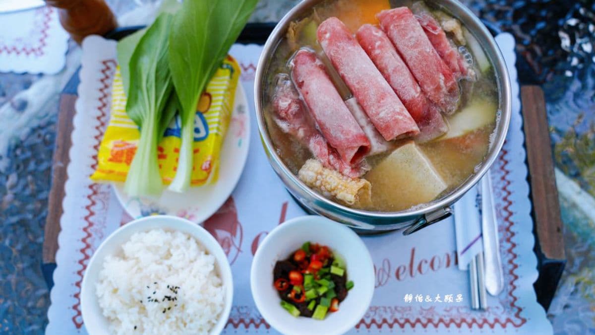 也提供義大利麵、簡餐、火鍋、炸物、鬆餅及飲料。（圖片來源：靜怡&大顆呆の親子.旅遊.美食）