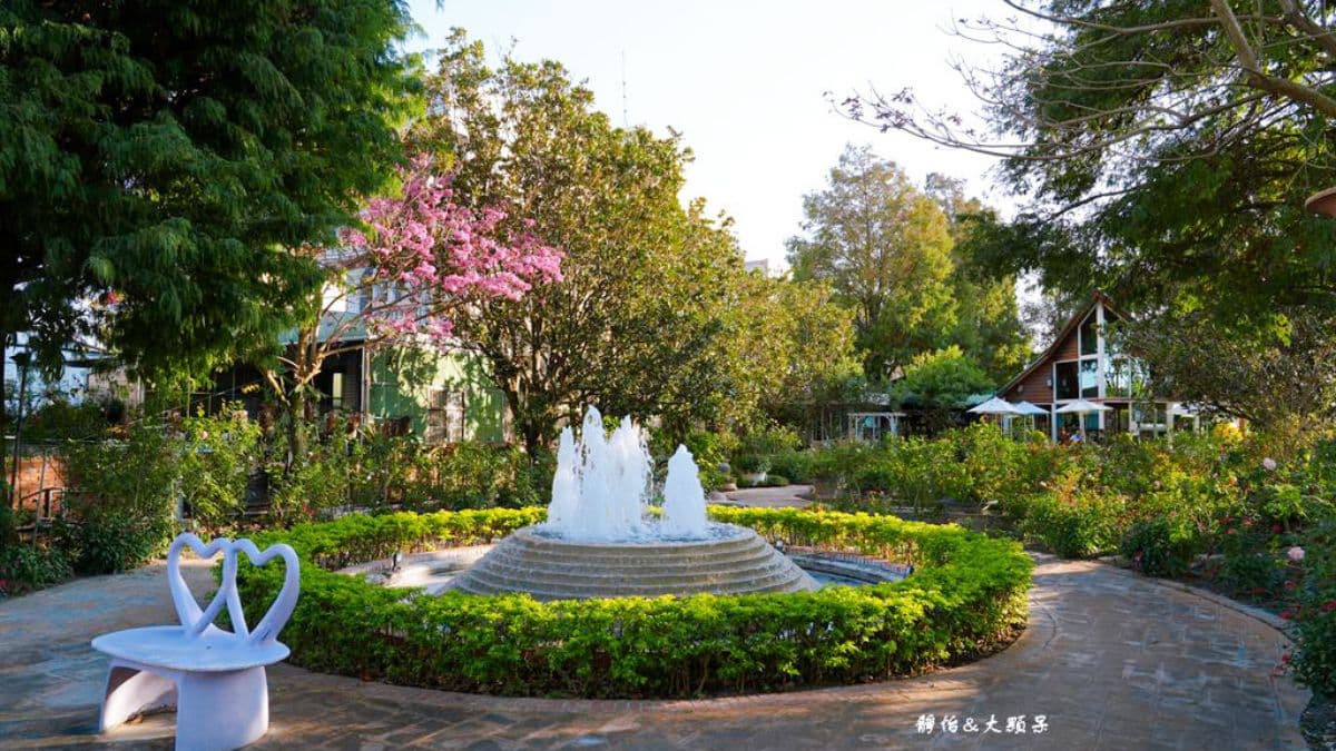 庭園裡有噴泉、落羽松、鹿角蕨、玫瑰花等。（圖片來源：靜怡&大顆呆の親子.旅遊.美食）