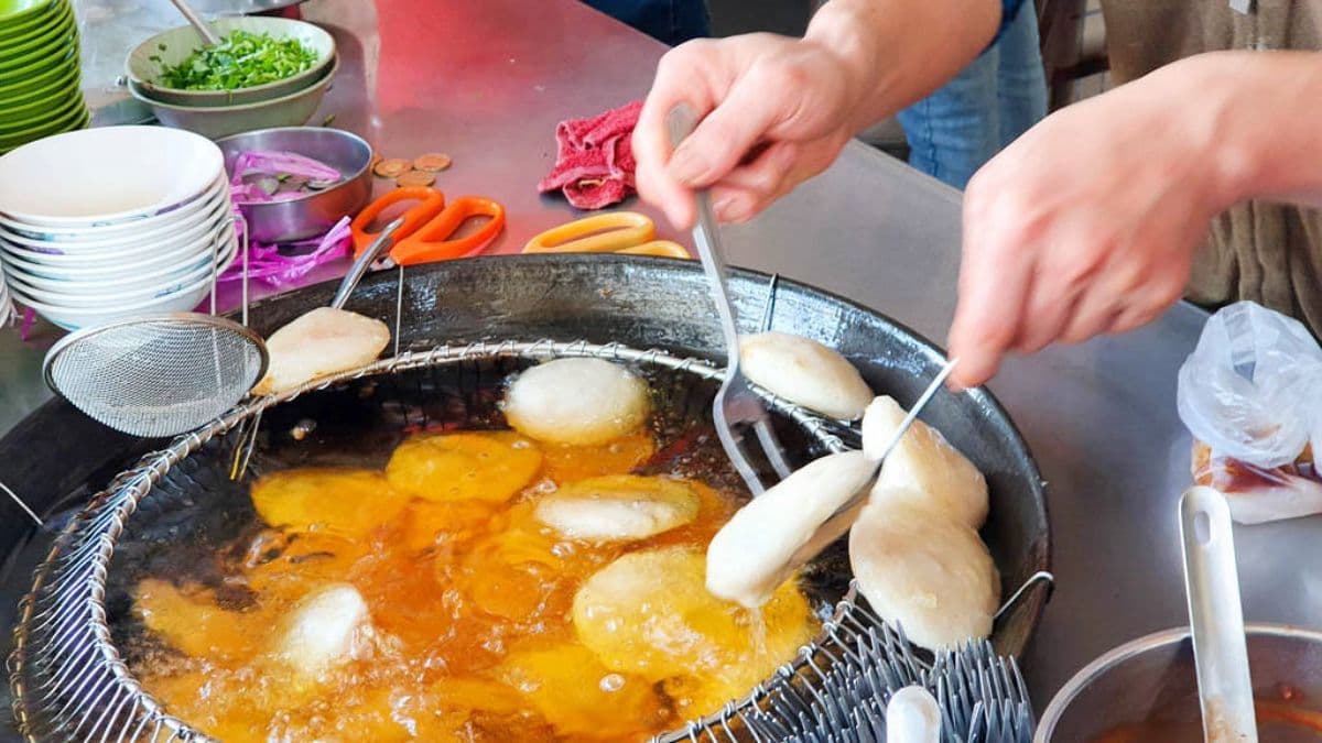 喜歡炸過的肉圓，外皮多了一股嚼勁。（圖片來源：菓子の幸福週記）