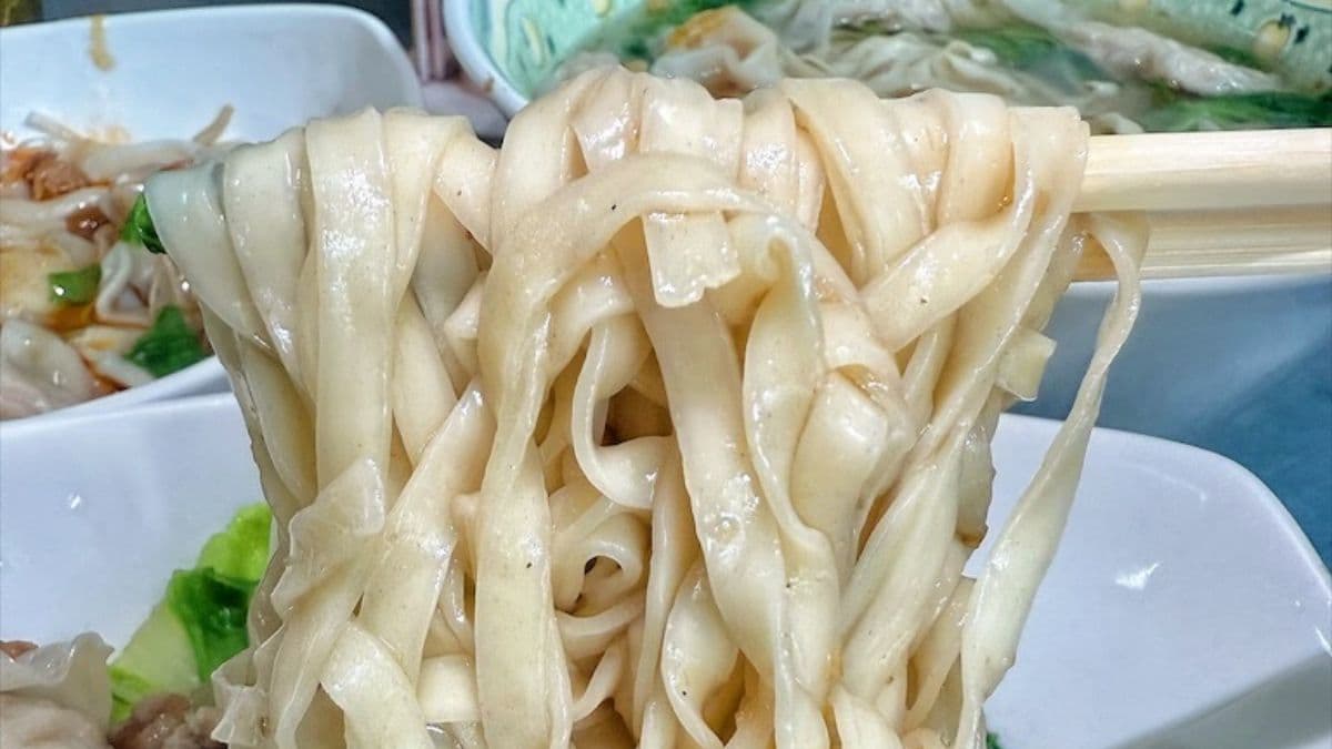 麵條有吸收到肉燥的香味，麵條口感則是Q甜滑順。（圖片來源：果果愛 Fruitlove）