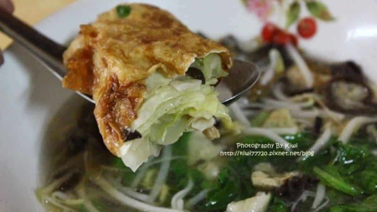 菜包裡面有高麗菜、木耳和紅蘿蔔。（圖片來源：Kiwi樂活食旅）