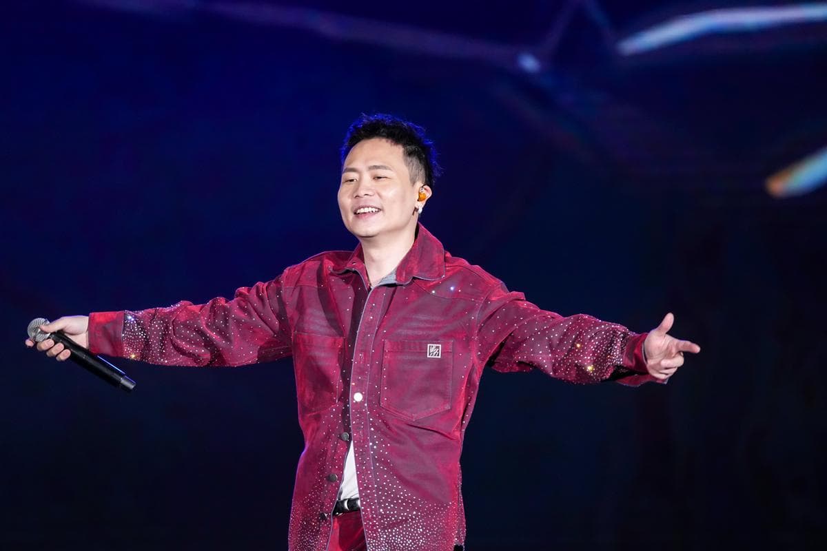 「巨星耶誕演唱會」告五人震撼開場！重磅卡司點燃週末夜晚，動力火車壓軸登場