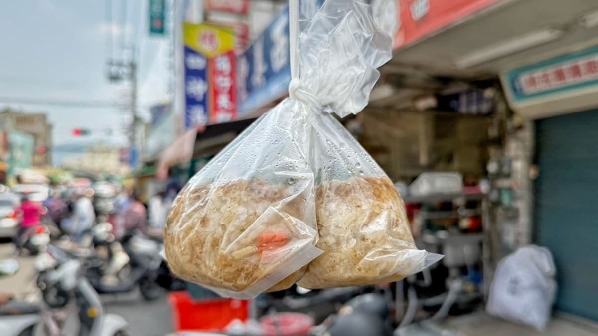 太晚來買還會買不到他們家的筒仔米糕。（圖片來源：Ann‧榜哥‧生活事務所）