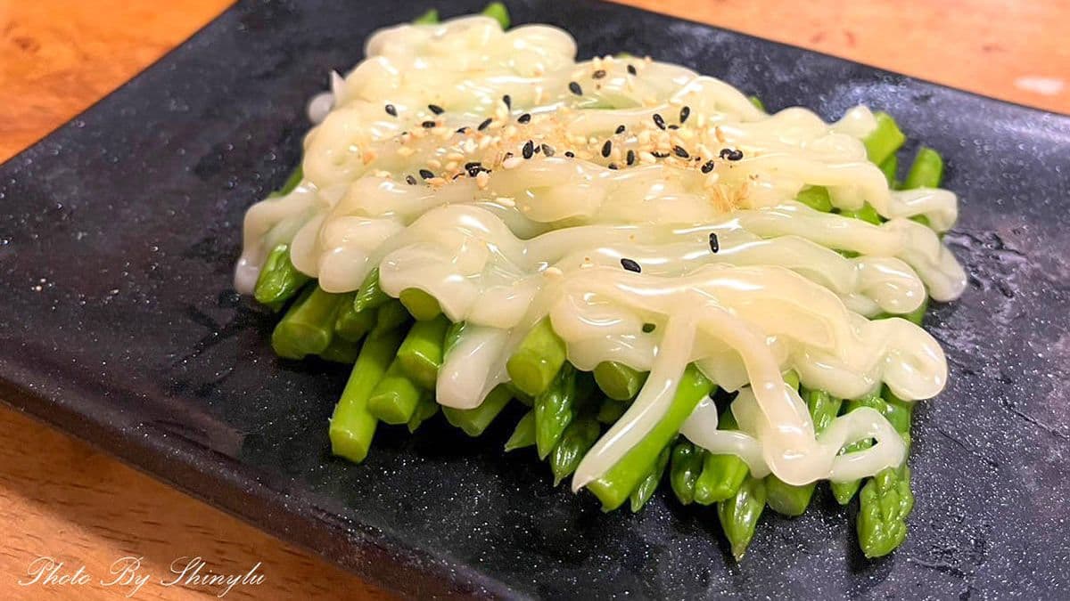 「蘆筍沙拉」口感清脆，不會刮嘴。（圖片來源：呂萱萱愛分享）