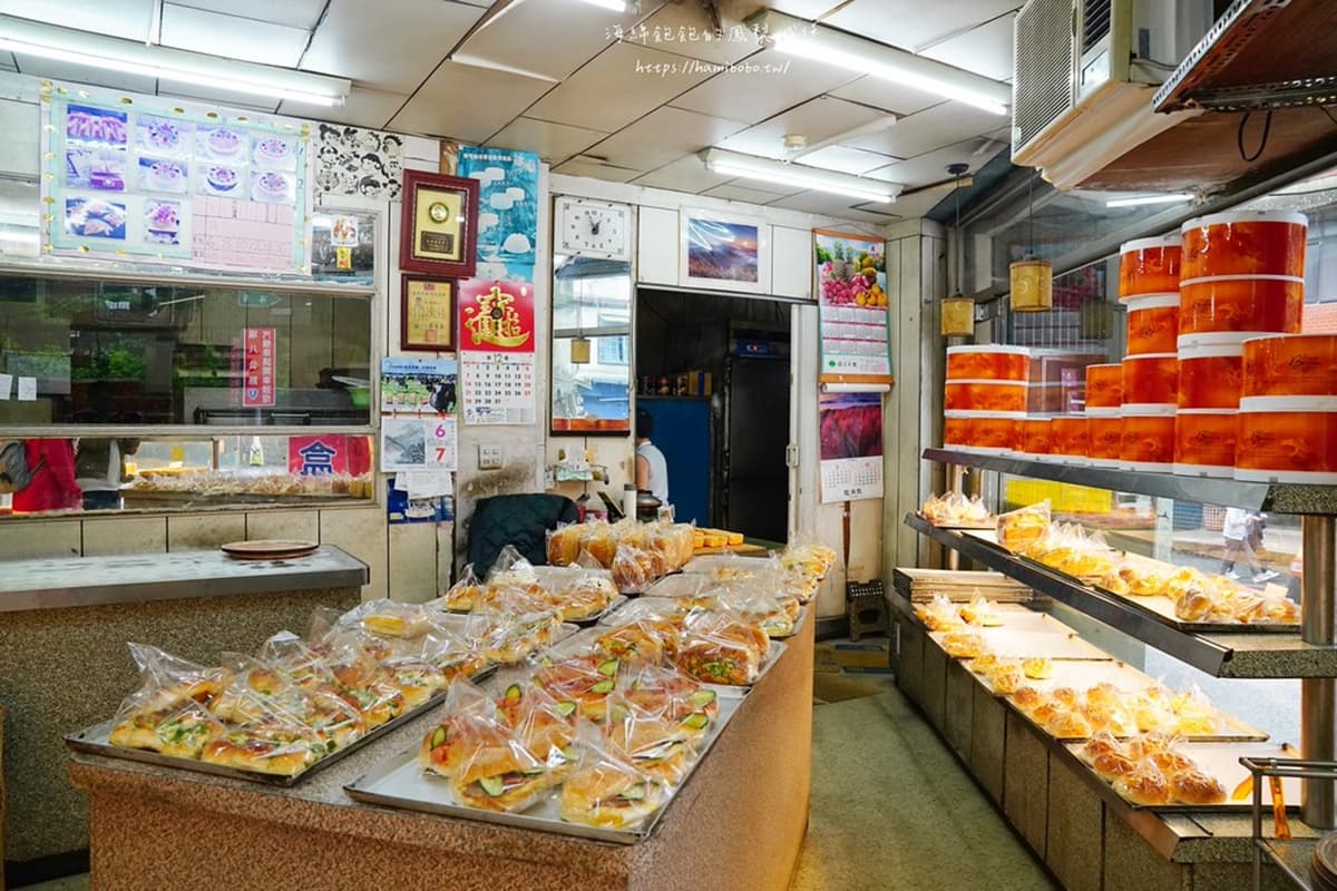 消失中的古早味！30年老店「爆量花生蛋糕」只要40元，特製鮮奶油太邪惡