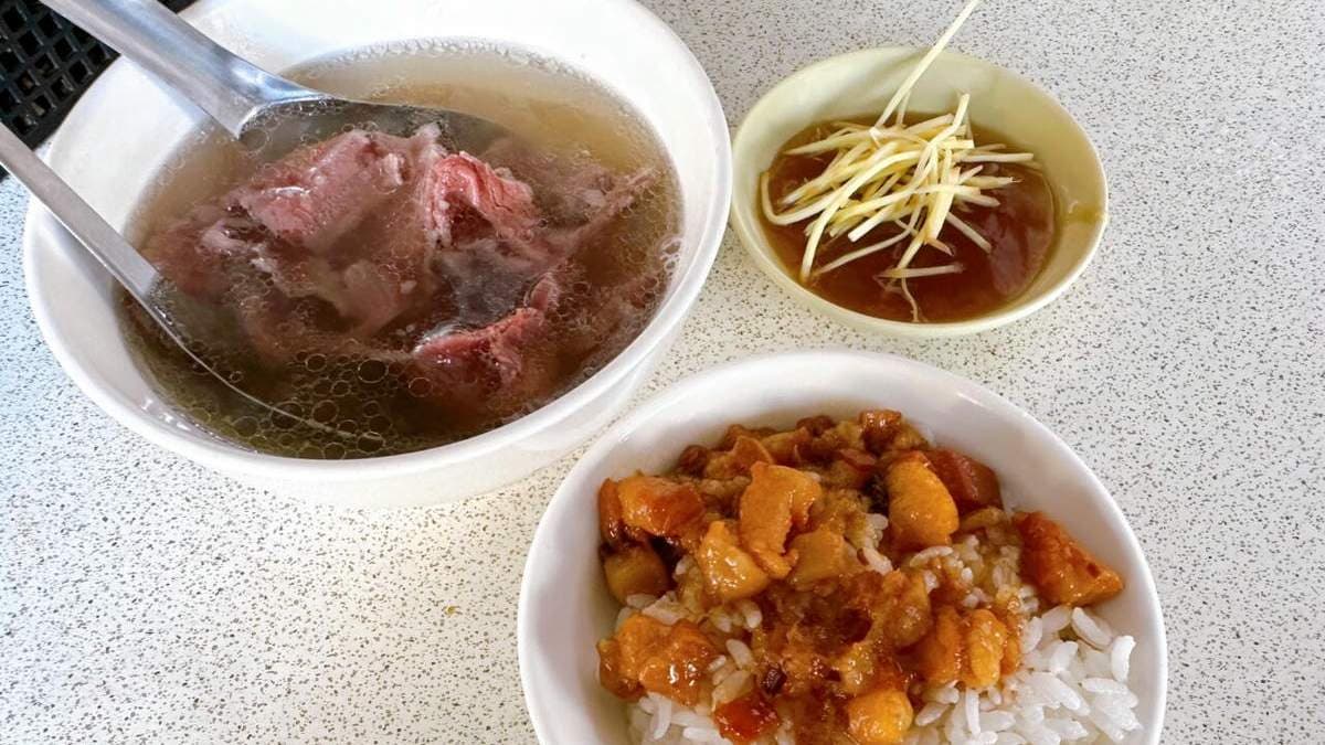 內用可再搭配一碗肉燥飯。（圖片來源：熱血吃遍高雄❤️Yu主婦的親子吃喝玩樂）