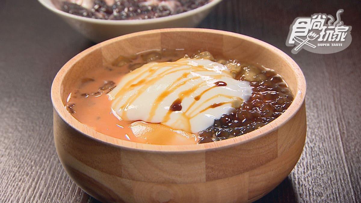 「手標泰奶豆花」泰奶甜而不膩，讓人忍不住一口接著一口。。
