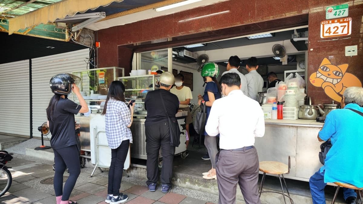 從早餐時段開賣，用餐時段生意之好就不用說了。（圖片來源：葉影瓶像）