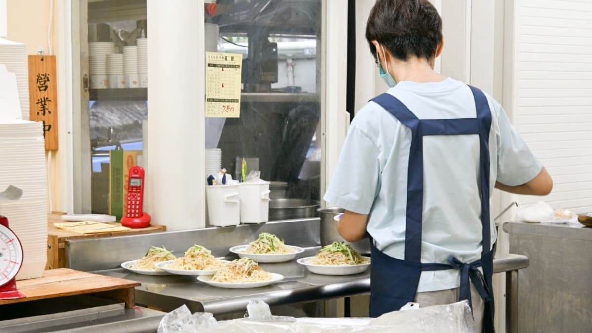 店內除了涼麵，冬季還有熱乾麵等。（圖片來源：水晶安蹄 不務正業過生活）