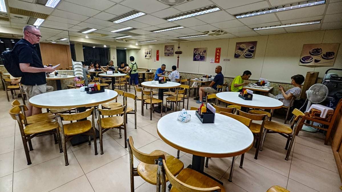 用餐位子多，空間舒適。（圖片來源：鄉民食堂）
