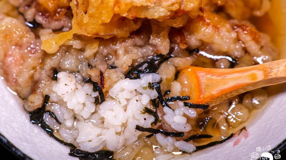 烏龍茶泡飯，這道也是招牌必點之一。（圖片來源：陳小可的吃喝玩樂）